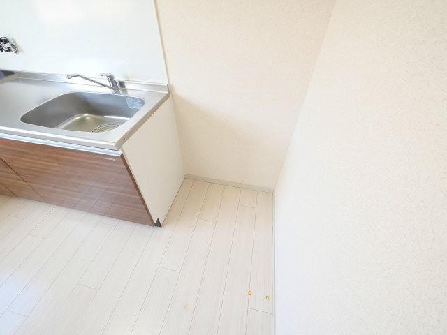 サニーハイツ朝日ヶ丘Aのその他|冷蔵庫置き場も確保