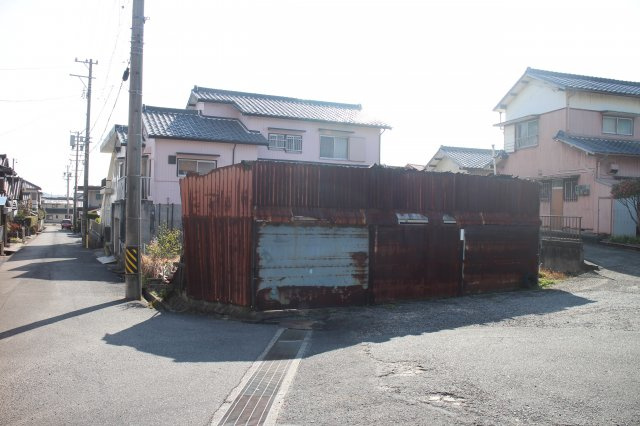 常滑市樽水町3丁目　売地の前面道路含む現地写真|前面道路　東側5ｍ公道接道11ｍ、北側2ｍ公道接道10ｍ