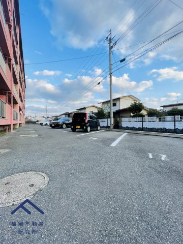ヴィラ日の里の駐車場
