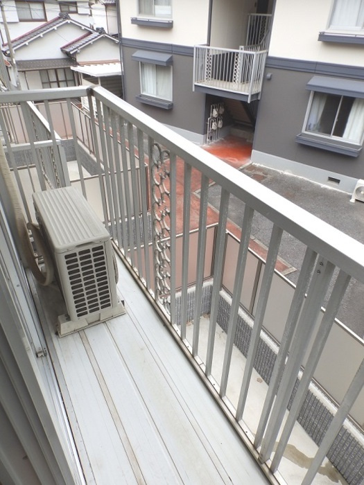 プレジールスミダ B棟のバルコニー