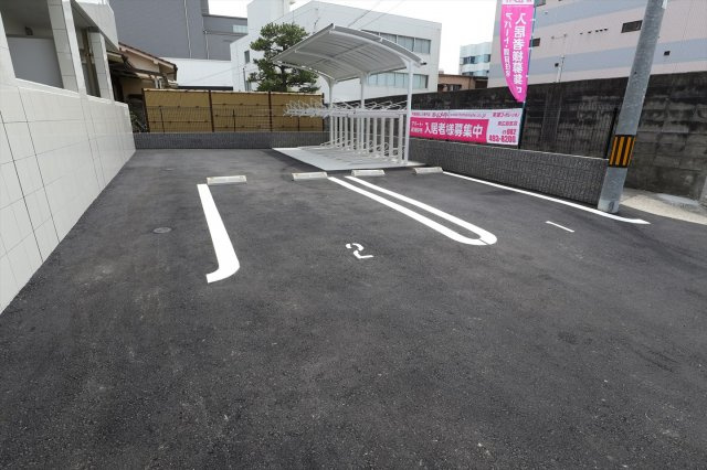 ファインヴィラⅨの駐車場