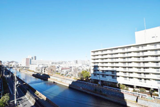 【展望】 | 物件のお問い合わせは、 ０１２０－７００－９６８までお気軽にどうぞ！
バルコニーからの眺望　眼下に小名木川を望むリバービュー