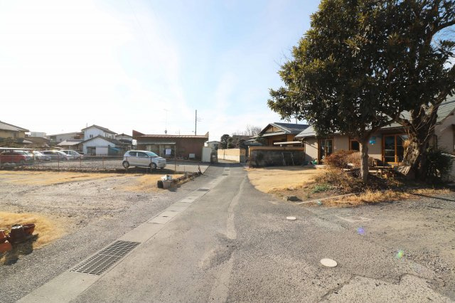 足利市南大町の売地の前面道路含む現地写真