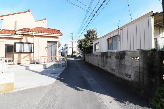 足利市南大町の売地の前面道路含む現地写真