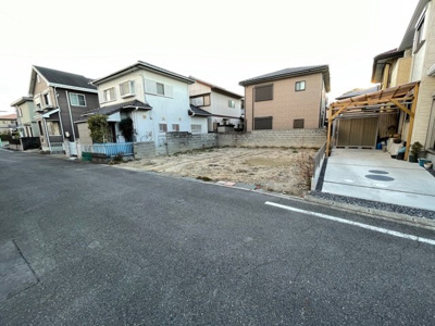 【前面道路含む現地写真】 | 第2守山区中志段味古山田　全1棟 1号棟＜仲介手数料無料＞志段味東小・志段味中　新築一戸建て | 1/13撮影
住宅ローンアドバイザーの村田です。住宅ローン審査が通らなかった方、あきらめる前にご相談ください。