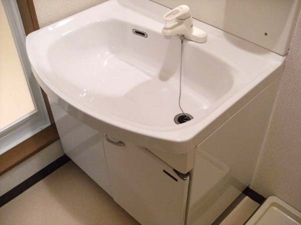コート・エクラン光の洗面所|脱衣スペースもあります