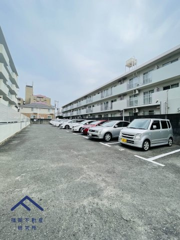 ハイツ鳥飼の駐車場