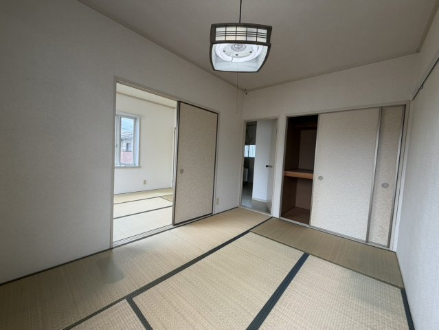 エステ東田の和室