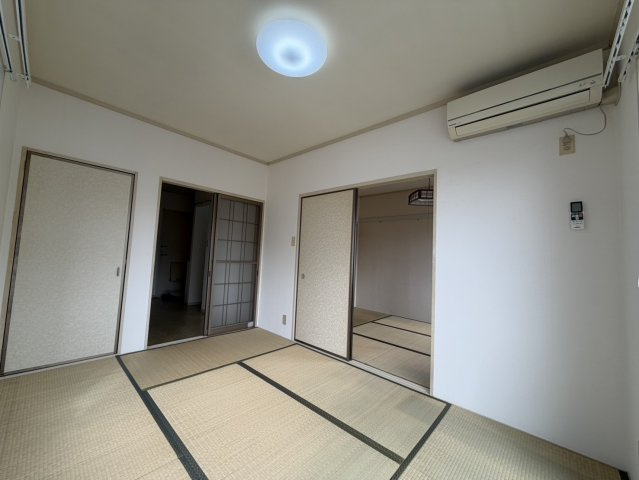 エステ東田の和室