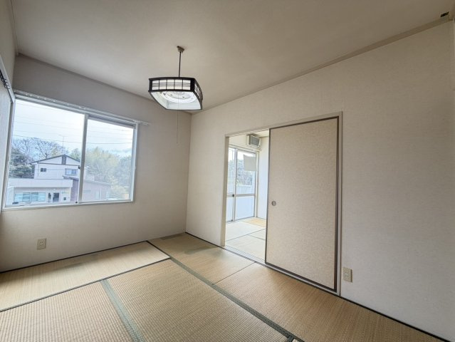 エステ東田の和室