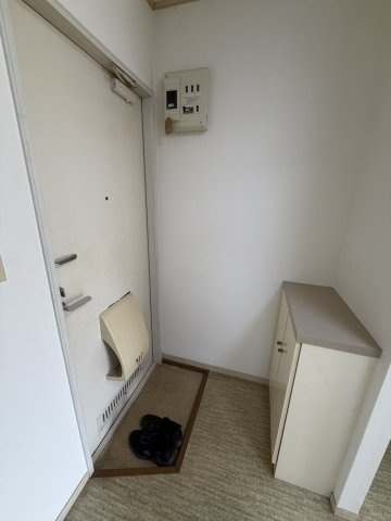 エステ東田の玄関