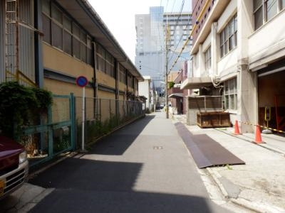 レガシー銀河の周辺|前面道路