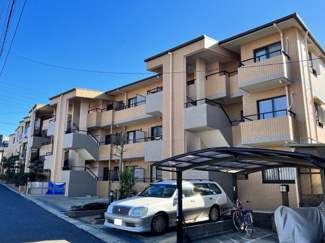 【外観】 | 三幸鵜の森マンション
上り下りのしやすい3階建てのマンションです！