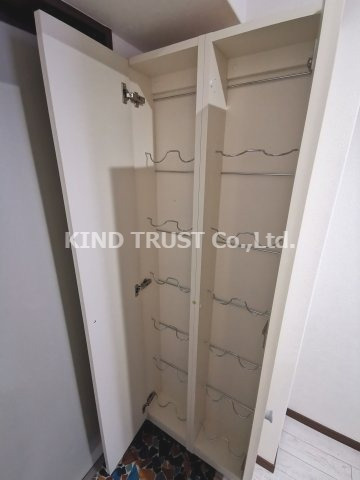 ウインズコート西梅田Ⅱの玄関|シンプルで使いやすい玄関です