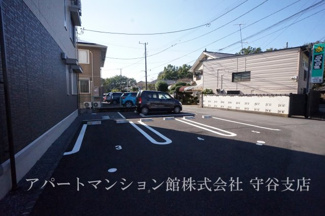 【駐車場】