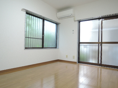 【寝室】 | ※同一仕様、別部屋参考写真