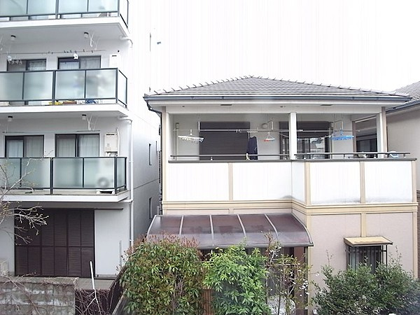 エクラ諏訪山の外観