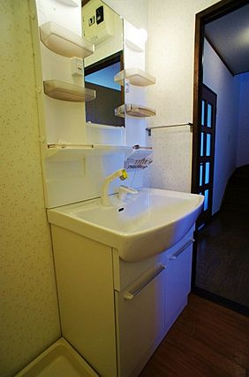 メゾンドールMURATAの洗面所