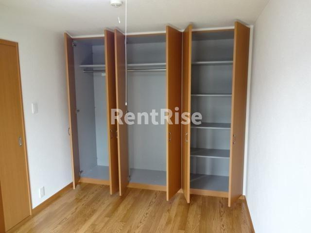 ハイツ ルミエールの収納|クローゼット