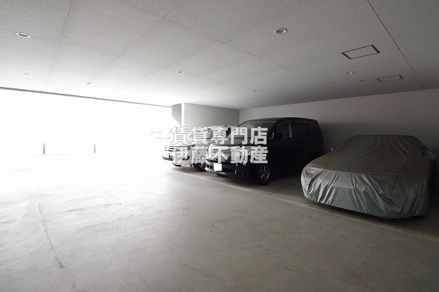 パルティール黒川の駐車場