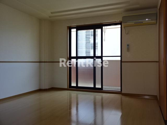 グランディアⅠの寝室|リビング