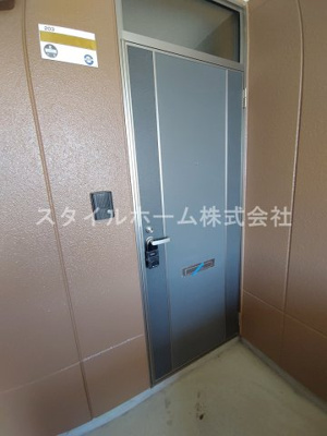 【玄関】 | グリシーナ A | 別部屋写真です。