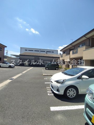 【駐車場】 | グリシーナ A | 駐車場に車を止められます