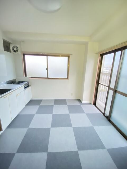 協栄ビルの内装