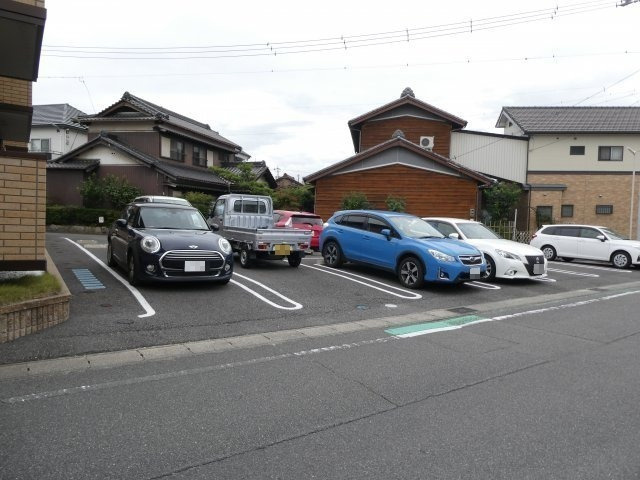 エスペランサDの駐車場