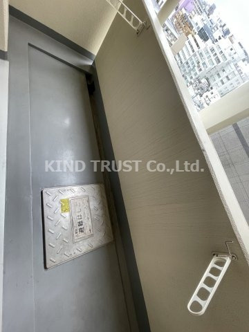 大阪謄写館ビルのバルコニー|バルコニーからの眺めを楽しみながら食事をしませんか