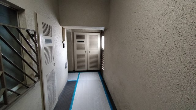 シャトー幸福のその他共用部分|玄関までの共用部分です。