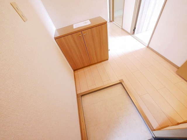 ファミール州見　D棟の玄関|ゆったりとした玄関です