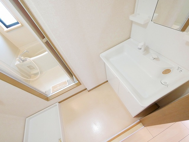 ファミール州見　D棟の洗面所|忙しい朝には欠かせない洗面所です