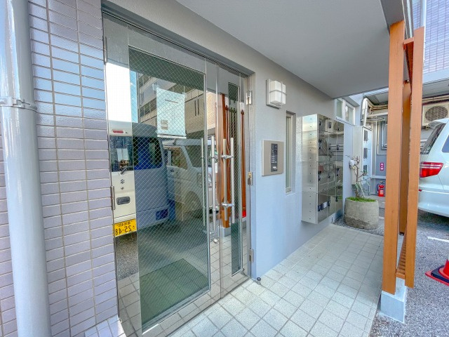 セブンシーズ永国寺のエントランス|毎日通るエントランスはこのようになっています