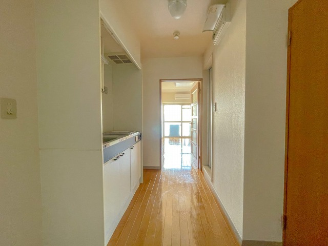 セブンシーズ永国寺の内装|明るい色調の室内です