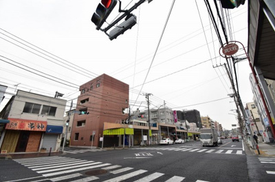 【周辺】 | リブゼ本牧 | 前面道路です。