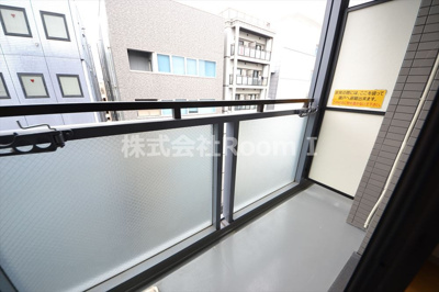 【バルコニー】 | ロイヤル天満橋 | 暖かな日差しのふりそそぐバルコニー