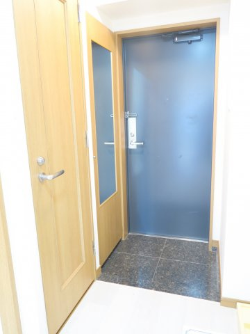 ダイヤマンションの玄関