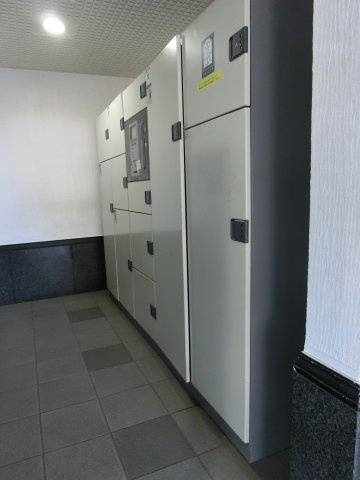 セレナハイム津田沼アブリールのエントランス|宅配ボックス