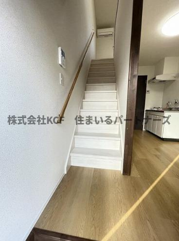 コル・クラージュBの玄関|収納もある玄関です