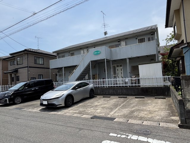 トラスティハイツの駐車場