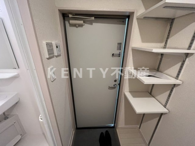 【玄関】 | ラル蒲田 | 収納もある玄関です