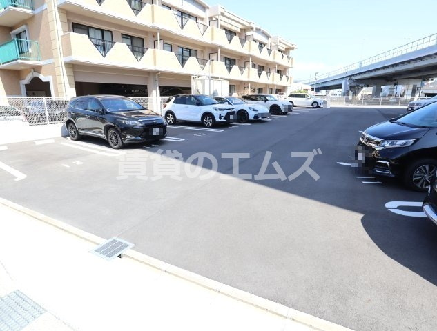 【駐車場】 | ベルカンパーニュ | ベルカンパーニュの駐車場