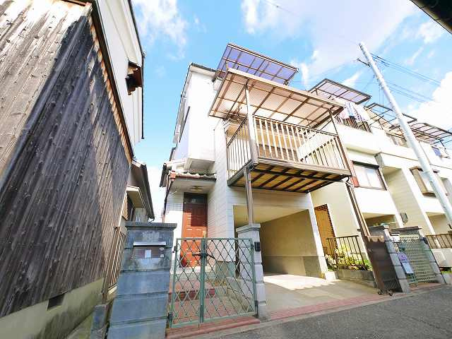 西九条町一戸建ての外観|キレイな外観です。