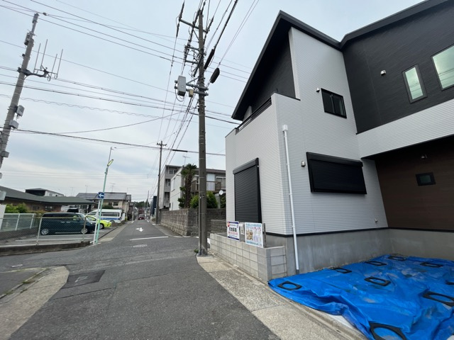 瑞穂区白龍町3丁目 全2棟 1号棟＜仲介手数料無料＞井戸田小・津賀田中　新築一戸建ての前面道路含む現地写真|6/1撮影
住宅ローンアドバイザーの村田です。住宅ローン審査が通らなかった方、あきらめる前にご相談ください。