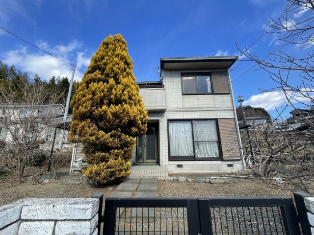 藤岡市三本木　中古一戸建ての外観