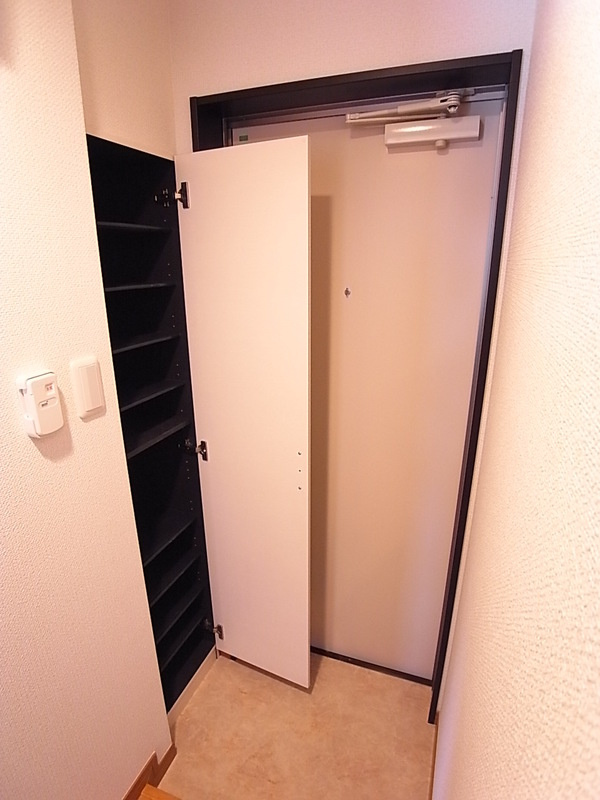 リブリ・グランディスの玄関