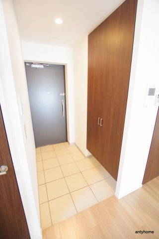 エスキュート西天満　仲介手数料無料の玄関