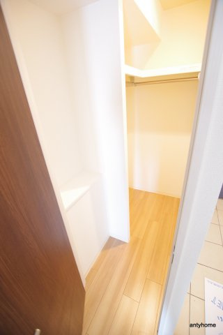 エスキュート西天満　仲介手数料無料の収納