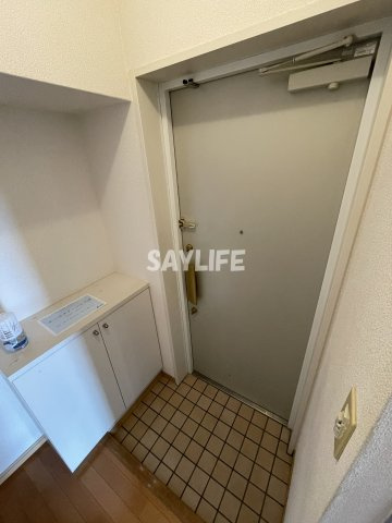 グランガーデン足代新町の玄関